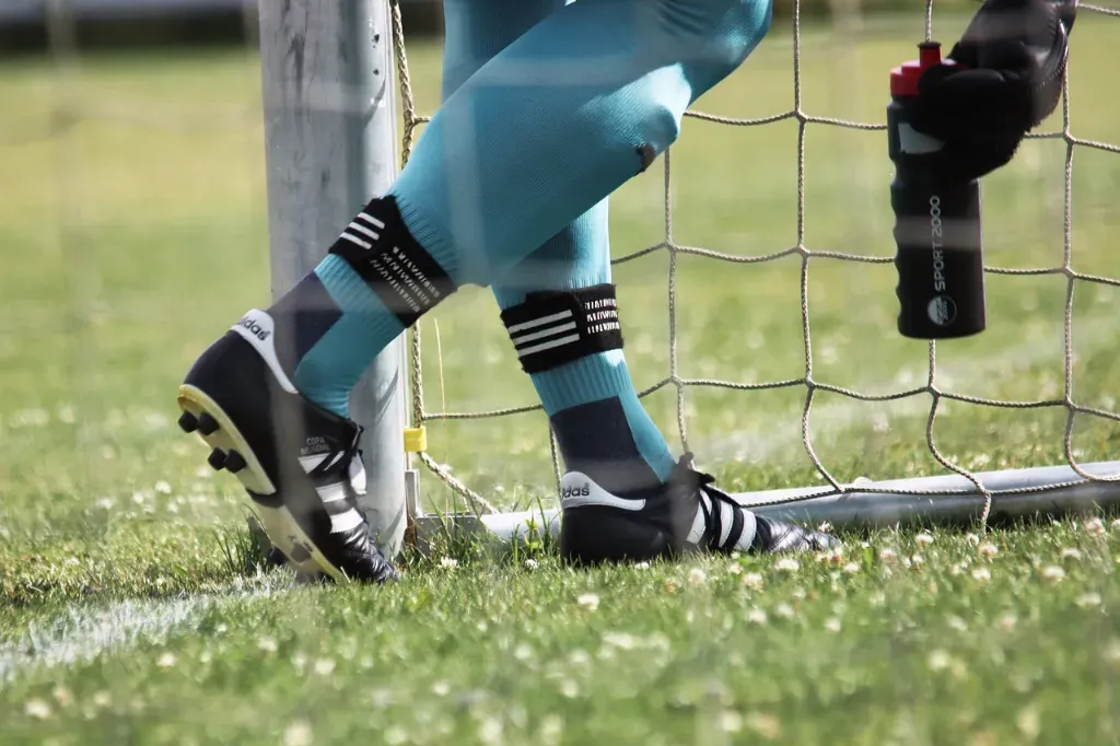 Jakie są różnice między ligą a turniejem w piłce nożnej